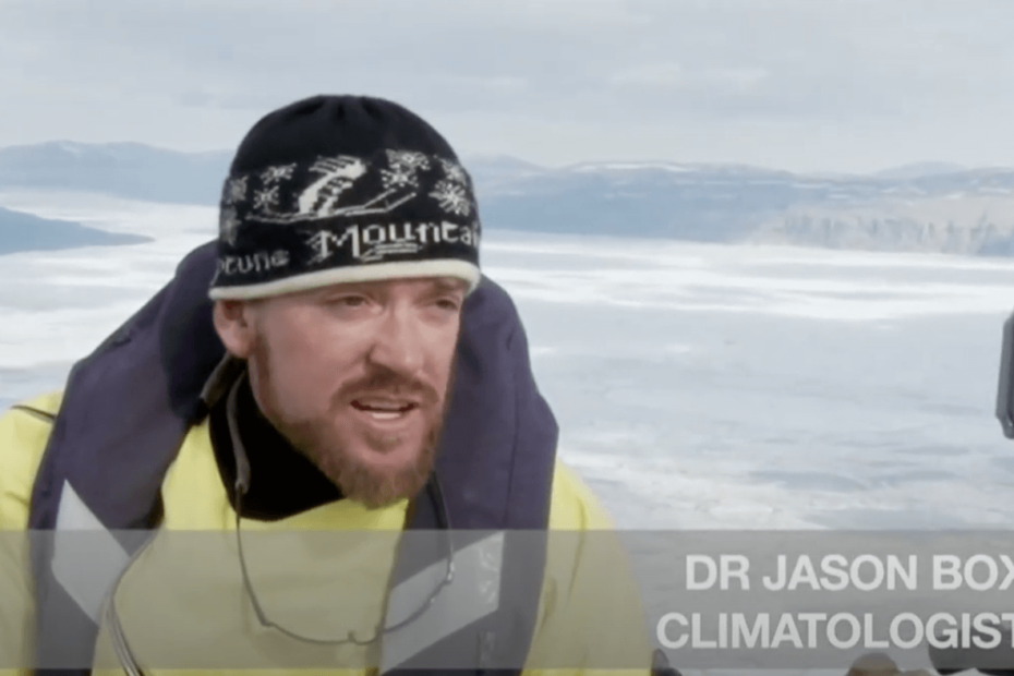 Greenpeace investigates Petermann glacier